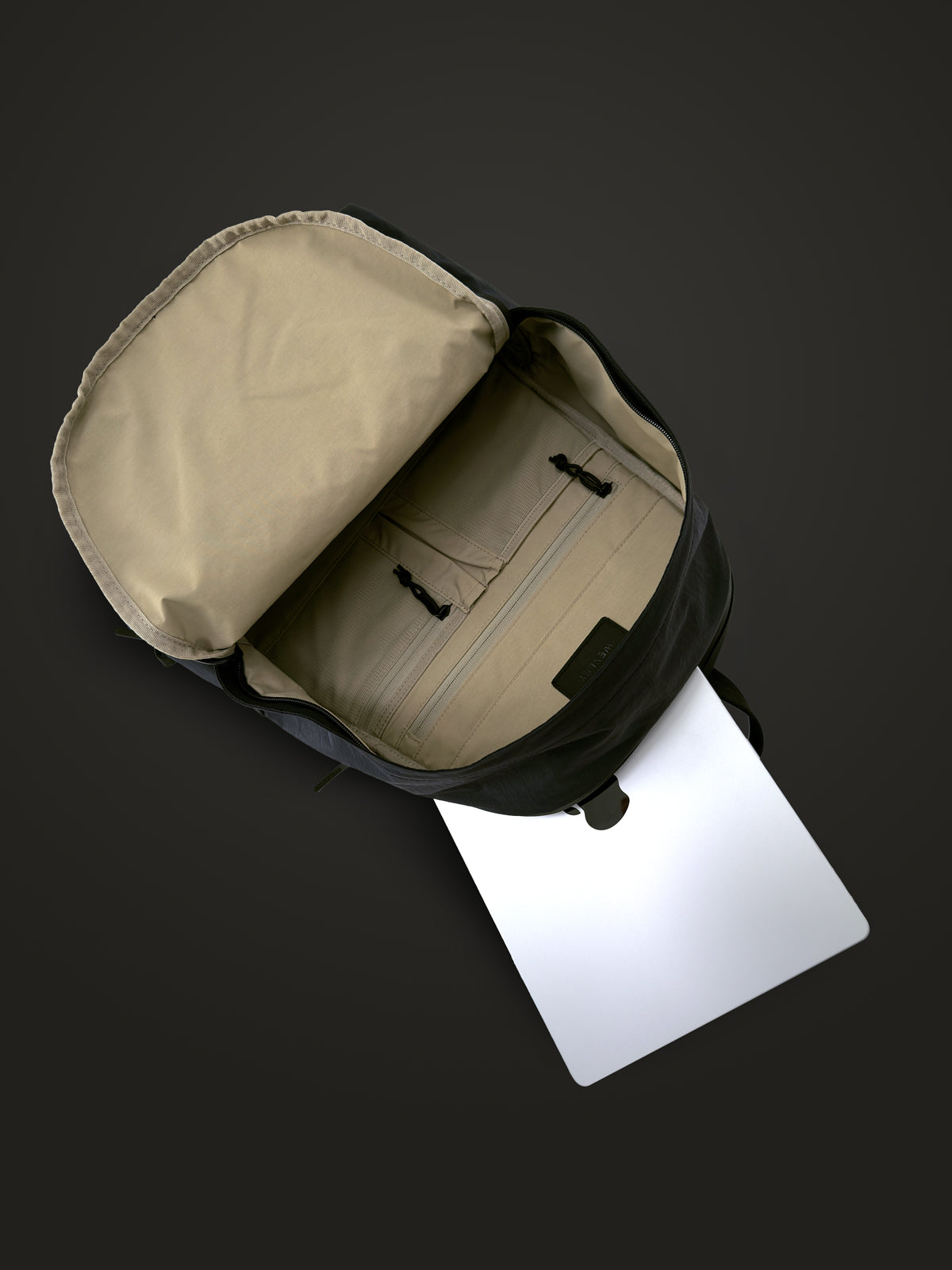 CLASSIC / 23L Daypack Crinkle Nylon
