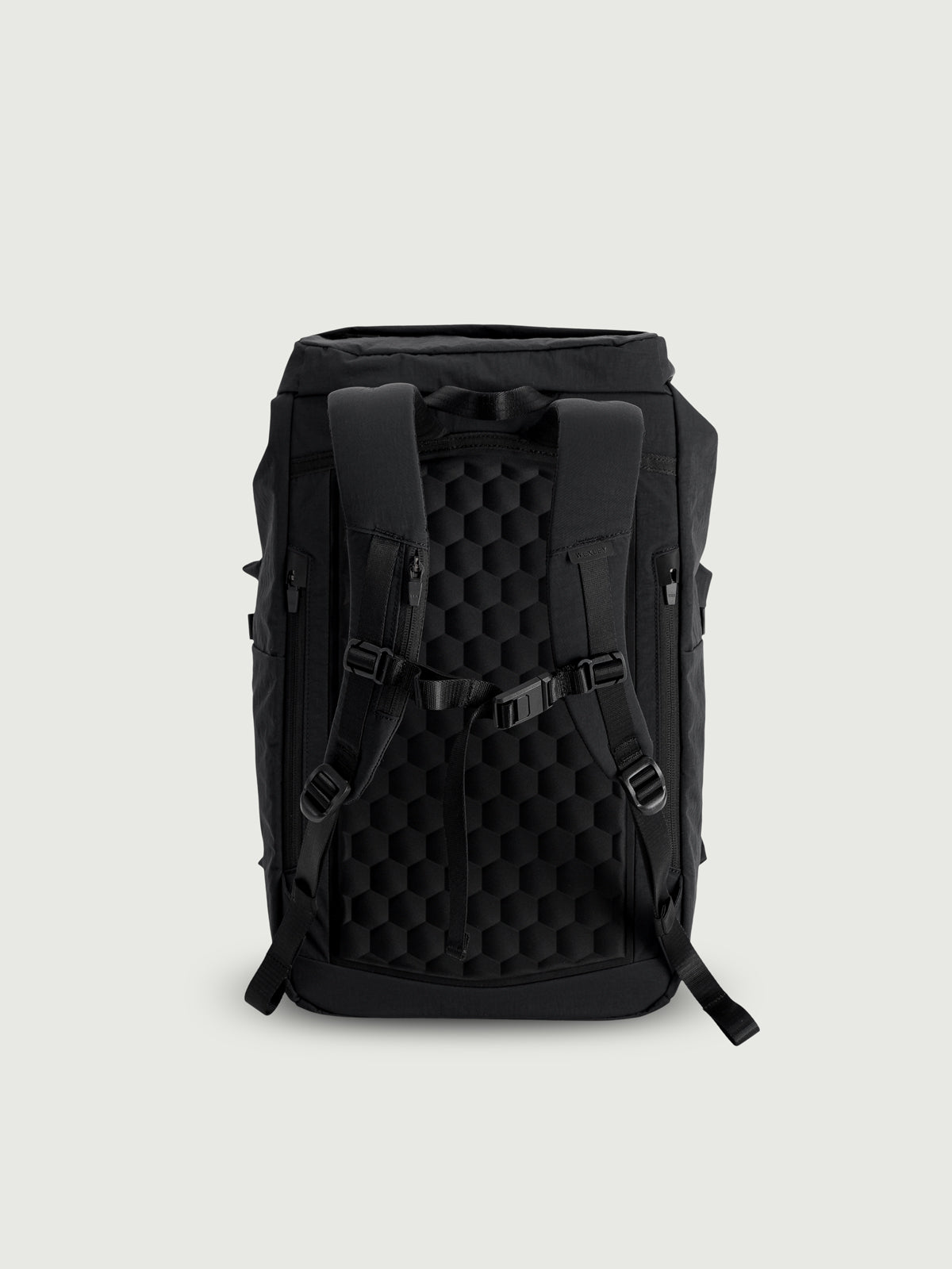 GARRETT / 21L Backpack Crinkle Nylon