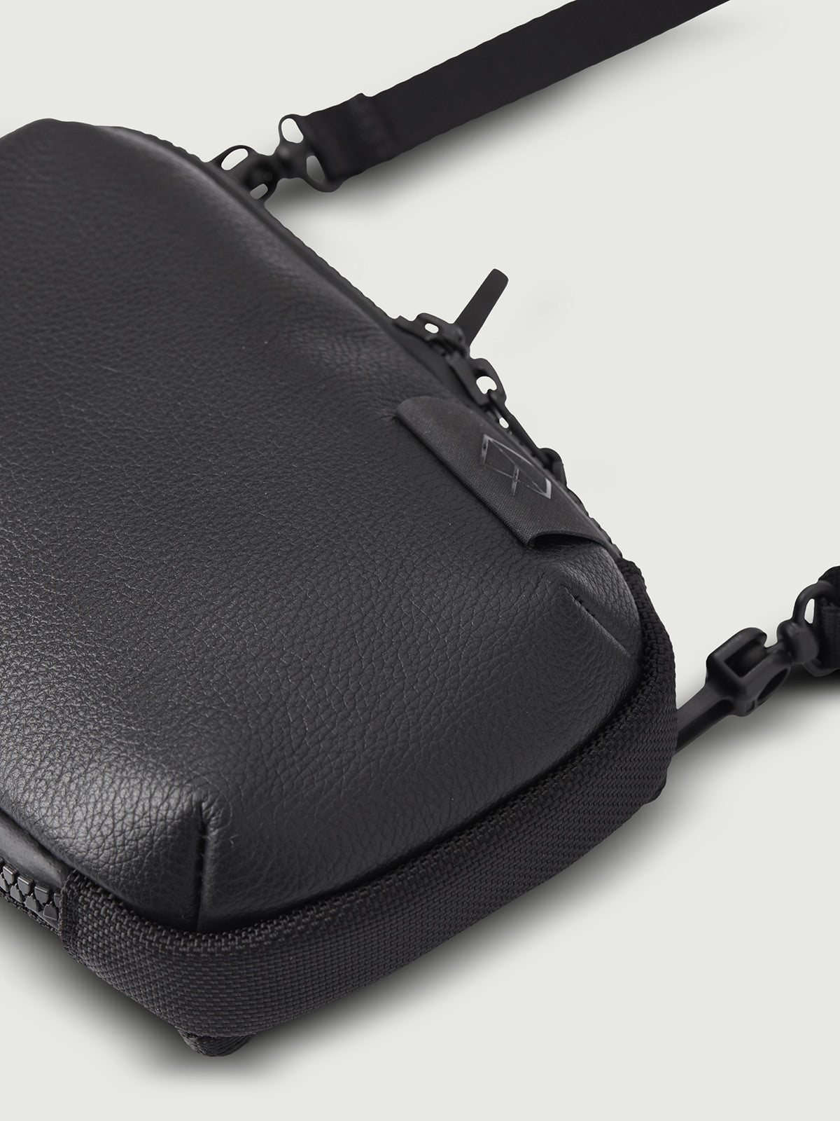 【予約販売/数量限定】4WAY VERTICAL SLING / LEATHER JAPAN LIMITED EDITION