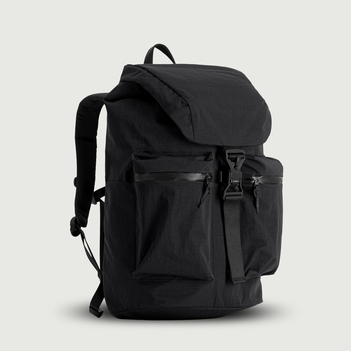 GARRETT / 21L Backpack  Crinkle Nylon