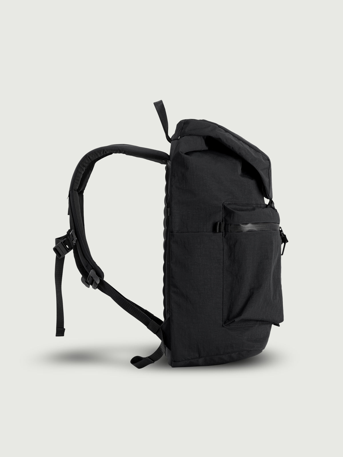 GARRETT / 21L Backpack  Crinkle Nylon