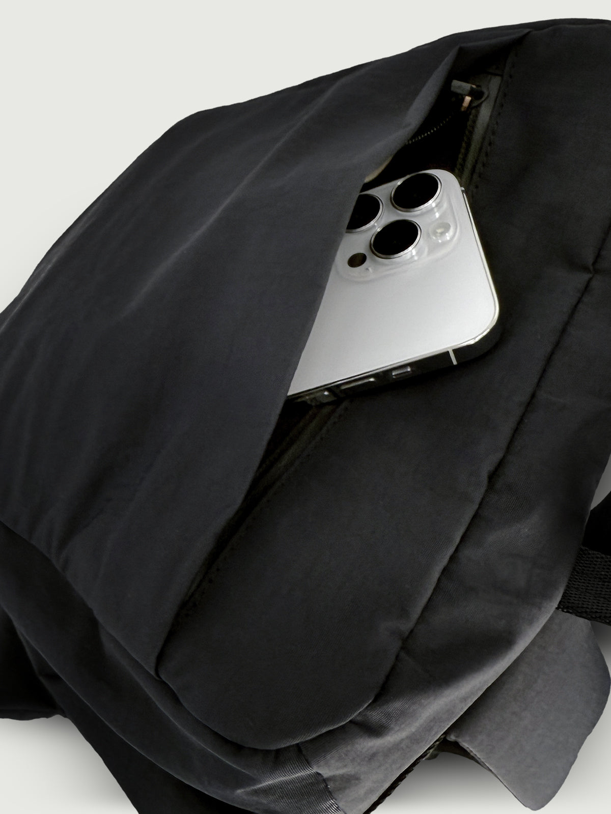 GARRETT / 21L Backpack  Crinkle Nylon